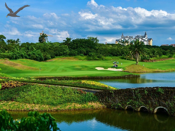 The Albatross Sport Presents: 10 padang golf teratas untuk 2024-2025